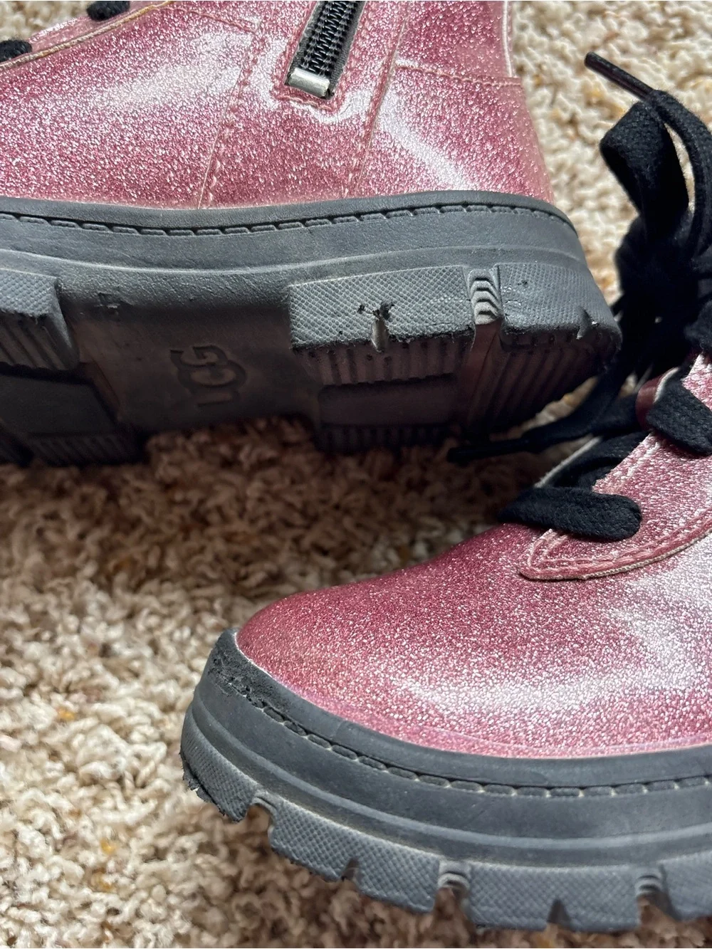 UGG Ashton Lace  pink Glitter Ankle Boot